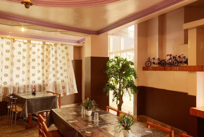 Hotel Assembly Shillong Esterno foto