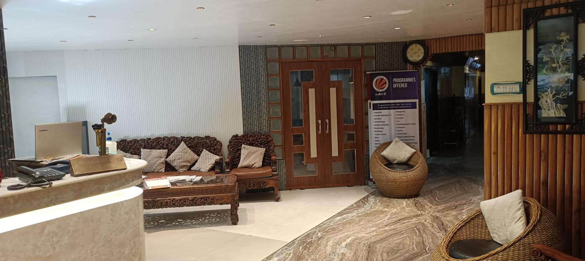 Hotel Assembly Shillong Esterno foto