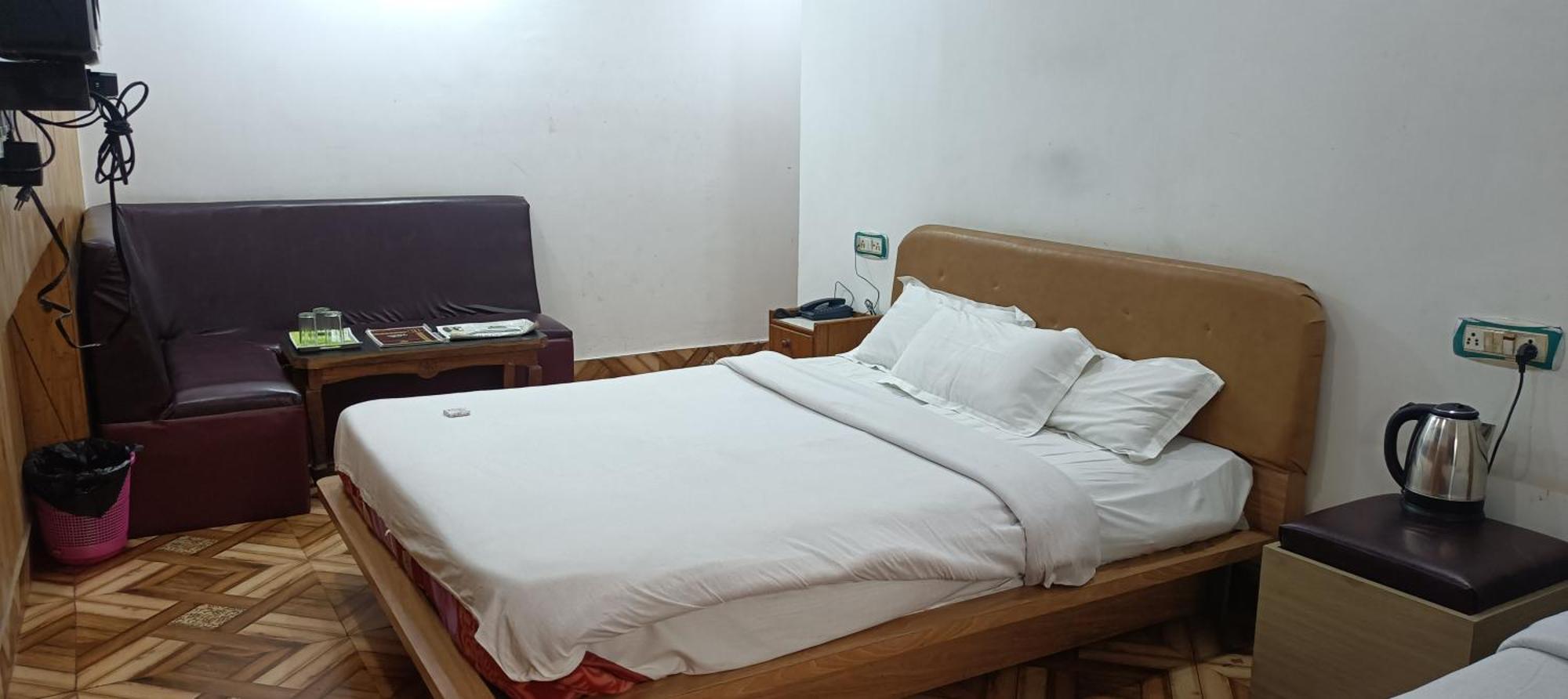 Hotel Assembly Shillong Esterno foto